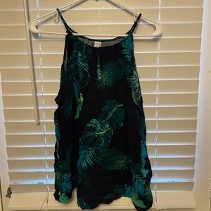 🍃Flowy Tank Camisole w/ Leaf Pattern🍃